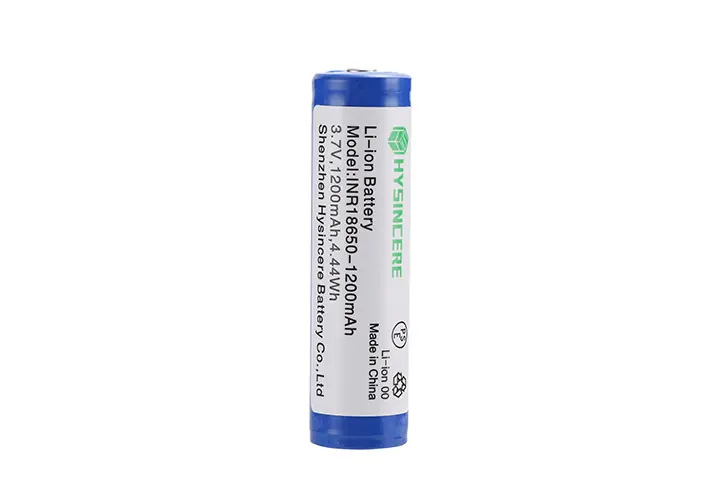 Size and dimension comparison between No. 5 AA and No. 7 AAA batteries by Hysincere