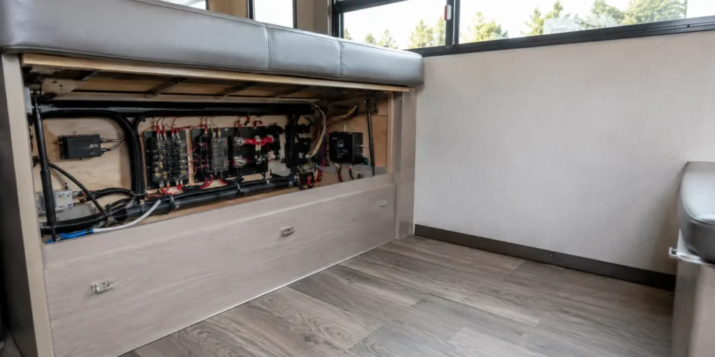 rv-batteries-smart-lcd-rv-monitoring-application-scene