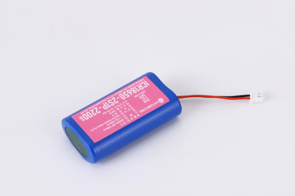 Battery product image for a Hysincere B2B engineering guide about protected vs. unprotected 18650 batteries.