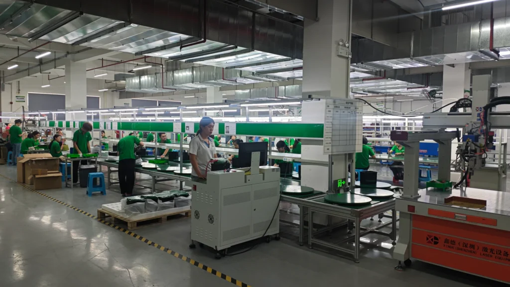 Employees and production equipment in a Hysincere battery pack manufacturing workshop